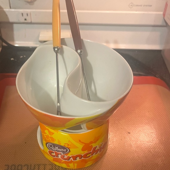 “Cadbury Crunchie” Ceramic Twin Bowl Fondue Set - Picture 3 of 5
